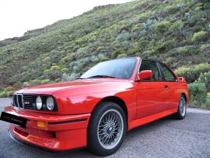 Image 11/36 of BMW M3 (1991)