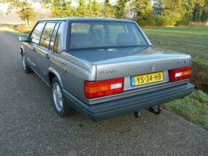 Bild 5/7 von Volvo 740 GL (1990)