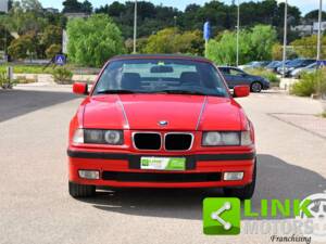 Image 3/10 de BMW 318i (1994)