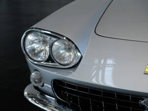 Imagen 9/24 de Ferrari 330 GT 2+2 (1964)