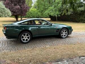 Image 11/30 of Aston Martin V8 Coupé (1996)