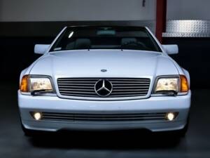 Image 4/7 of Mercedes-Benz 500 SL (1992)