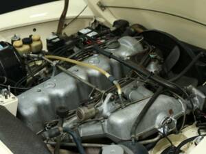 Imagen 20/30 de Mercedes-Benz 280 SL (1971)