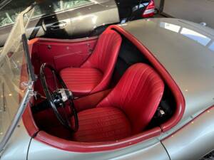 Immagine 5/7 di Jaguar XK 120 SE OTS (1953)