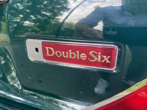 Image 10/35 of Daimler Double Six (1995)