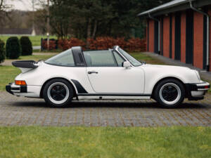 Image 53/55 de Porsche 911 Turbo 3.3 (1988)