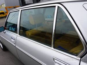 Bild 26/76 von BMW 3,3 L (1975)