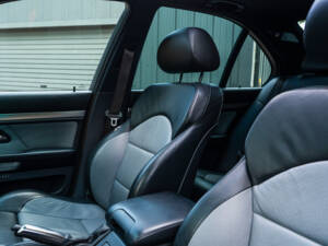 Image 24/56 of BMW M5 (2000)