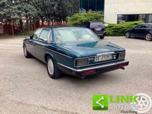 Image 7/9 of Daimler XJ 6 4.0 (1993)