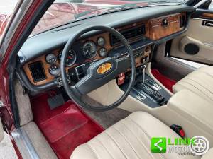 Image 10/10 of Jaguar Sovereign H.E. V12 (1983)