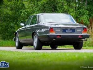 Image 52/57 de Jaguar XJ 12 (1986)