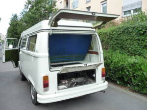 Image 10/126 of Volkswagen T2b Westfalia (1973)