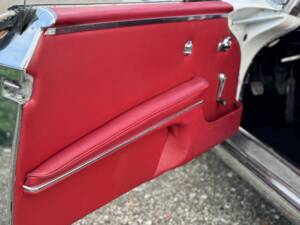 Image 49/132 of Mercedes-Benz 220 SE b (1963)