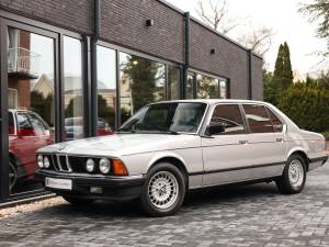 Bild 1/71 von BMW 745i (1986)