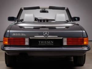 Image 12/30 de Mercedes-Benz 300 SL (1986)