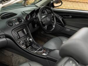 Image 50/50 of Mercedes-Benz SL 500 (2002)