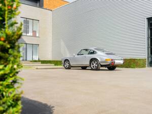 Image 22/35 de Porsche 911 2.4 T (1973)