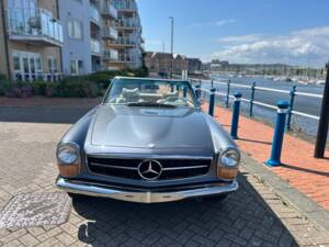 Image 25/39 of Mercedes-Benz 280 SL (1971)