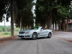 Imagen 2/7 de Mercedes-Benz SL 55 AMG (2002)