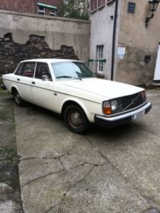 Image 3/8 of Volvo 244 DL (1976)