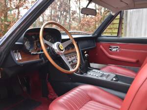 Image 27/55 of Ferrari 365 GT 2+2 (1968)