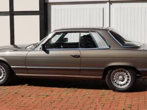 Image 12/59 of Mercedes-Benz 500 SLC (1980)