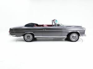 Bild 8/15 von Mercedes-Benz 220 SE b (1963)