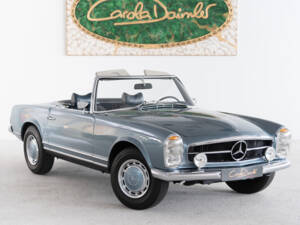 Image 15/48 of Mercedes-Benz 280 SL (1968)