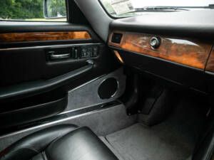 Image 23/45 de Jaguar XJRS 6.0 (1993)
