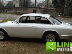 Bild 7/10 von Alfa Romeo 2000 GT Veloce (1972)