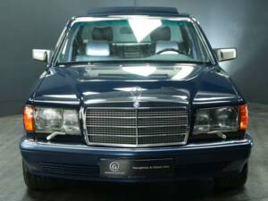 Image 8/30 de Mercedes-Benz 560 SEL (1990)