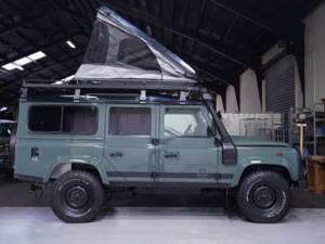 Image 7/7 of Land Rover Defender 110 (2012)