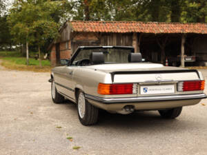 Immagine 3/54 di Mercedes-Benz 300 SL (1985)