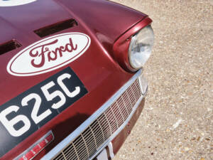 Image 36/50 of Ford Anglia (1965)