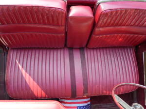 Immagine 33/57 di Lincoln Continental Convertible (1966)