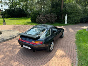 Afbeelding 24/77 van Porsche 928 GT (1990)