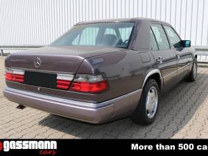 Bild 7/15 von Mercedes-Benz 300 D (1990)