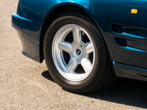 Image 24/50 of Aston Martin Virage Volante (1993)