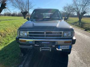 Image 5/40 of Toyota Hilux (1988)