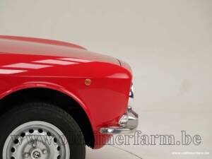 Immagine 11/15 di Alfa Romeo Giulia 1600 GT Junior (1974)