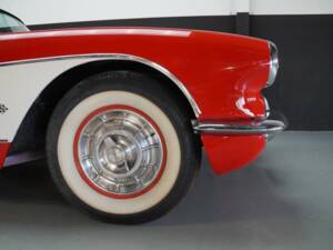 Image 10/50 of Chevrolet Corvette (1958)