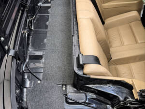 Image 44/83 de BMW 325i (1990)