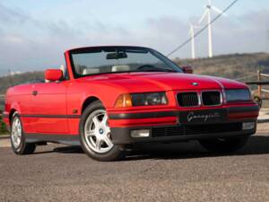 Bild 4/92 von BMW 325i (1994)
