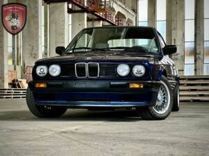 Immagine 5/86 di BMW 318i (1994)