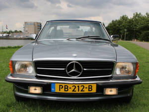 Image 9/27 of Mercedes-Benz 560 SL (1989)