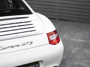 Image 22/28 of Porsche 911 Carrera GTS (2011)