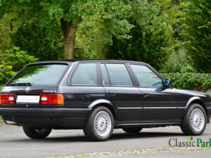 Image 5/46 of BMW 325i Touring (1991)