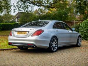 Image 11/43 of Mercedes-Benz C 63 S AMG (2015)