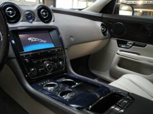 Imagen 8/32 de Jaguar XJ 5.0 (2011)