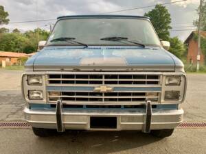 Image 3/20 of Chevrolet Van (1988)